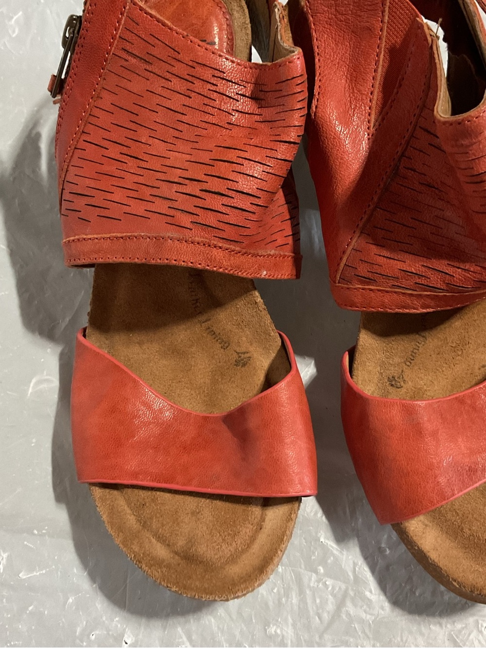 Women’s Red Leather Open-Toe Sandals - Picture 2 of 5